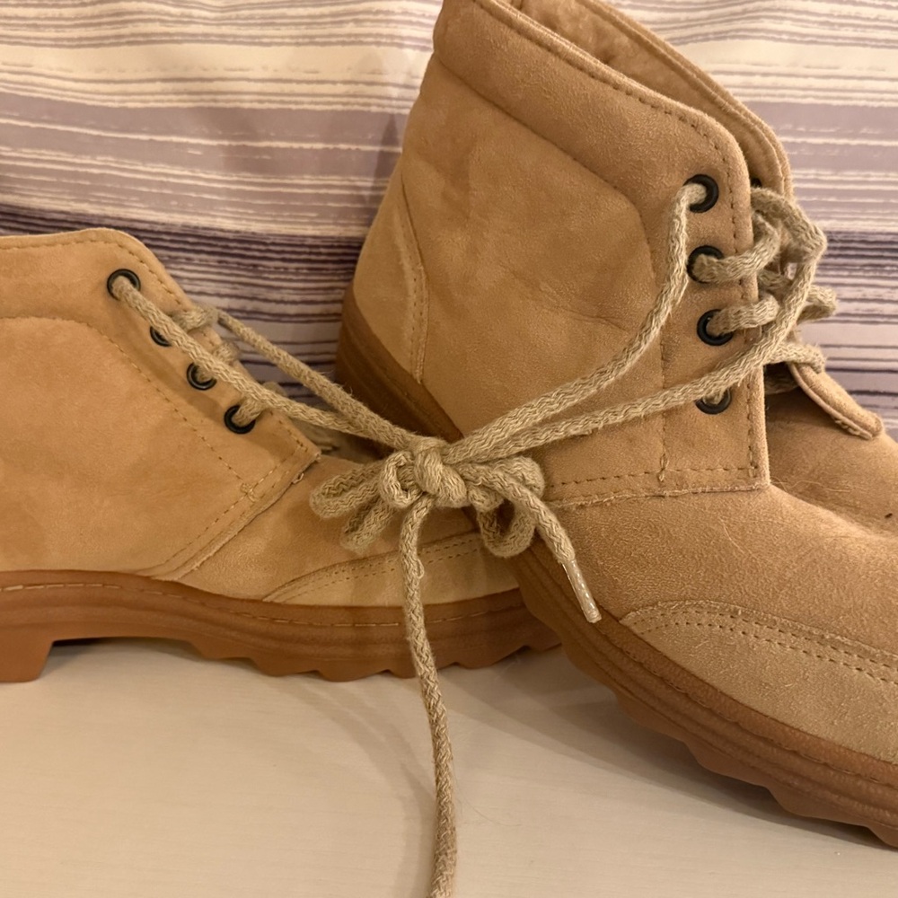 ✨RARE ✨Canterbury Sheepskin Super-tread Lace-Up Ankle Boots Sand Suede - Picture 14 of 16